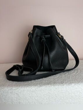 Portland Leather Goods small Black Leather Drawstring Bucket Bag